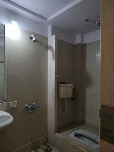 Common Bathroom Image of 1275 Sq.ft 3 BHK Apartment / Flat for sale in Hiranandani Meadows, Thane West Thane for Rs. 30000000