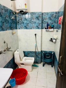 Bathroom Image of 2000 Sq.ft 5 BHK Duplex for sale in Ajnara Homes121, Sector 121 Noida for Rs. 16000000