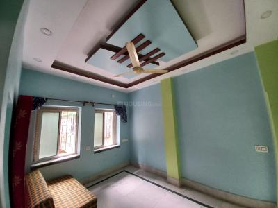 Bedroom Image of 630 Sq.ft 2 BHK Builder Floor for sale in Paikpara Kolkata for Rs. 3500000