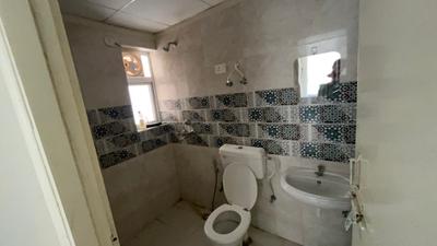 Image of 900 Sq.ft 3 BHK Apartment / Flat for rent in Signature Global Golf Green, Sector 79, Gurgaon for Rs. 25000