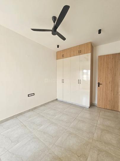 Home track Bedroom 1