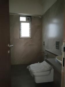 Common Bathroom Image of 1100 Sq.ft 3 BHK Apartment / Flat for sale in Andheri West Mumbai for Rs. 58500000