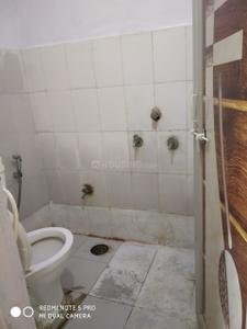 Bathroom Image of 600 Sq.ft 1 RK Apartment / Flat for rent in Swapnil Apartment, Arera Colony Bhopal for Rs. 7000