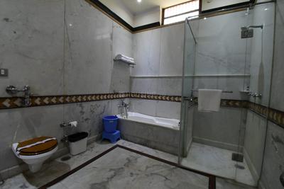 Bathroom Image of 1800 Sq.ft 3 BHK Villa for sale in Neral Thane for Rs. 9500000
