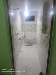 Bathroom Image of 1650 Sq.ft 2 BHK Builder Floor for rent in Kalyanpur Lucknow for Rs. 12000