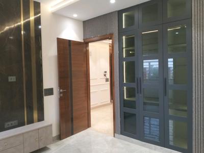 Bedroom Image of 1800 Sq.ft 3 BHK Builder Floor for sale in Vikaspuri New Delhi for Rs. 35000000