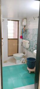 Bathroom Image of 450 Sq.ft 1 BHK Apartment / Flat for rent in Gagangiri Complex, Dahisar West Mumbai for Rs. 36000