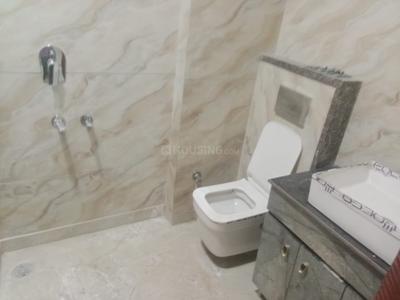 Bathroom Image of 720 Sq.ft 2 BHK Independent House for rent in Tagore Garden Extension New Delhi for Rs. 40000