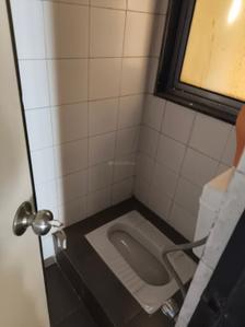 Bathroom Image of 1600 Sq.ft 3 BHK Apartment / Flat for rent in Parel Mumbai for Rs. 260000
