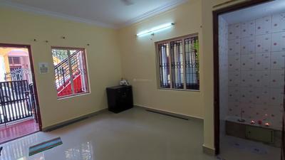 Bedroom Image of 850 Sq.ft 1 BHK Builder Floor for rent in Cox Town Bengaluru for Rs. 18000
