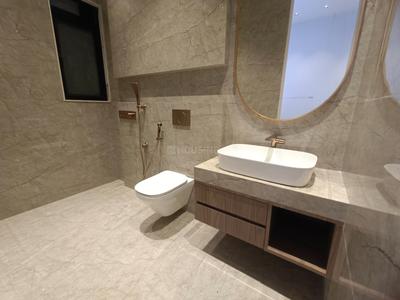 Bathroom Image of 3500 Sq.ft 4 BHK Apartment / Flat for sale in Raheja Atlantis 1, Juinagar Navi Mumbai for Rs. 71800000