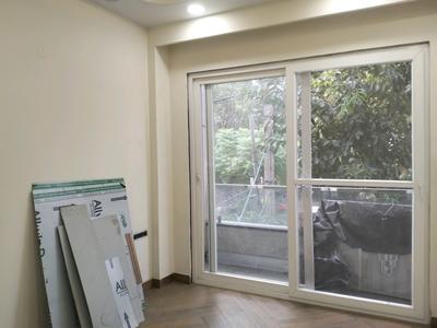Bedroom Image of 800 Sq.ft 2 BHK Builder Floor for sale in Shalimar Bagh New Delhi for Rs. 13000000