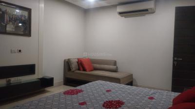 Bedroom Image of 3000 Sq.ft 4 BHK Builder Floor for rent in South Extension II New Delhi for Rs. 175000