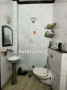 Bathroom Image of 1650 Sq.ft 3 BHK Builder Floor for sale in Azadpur New Delhi for Rs. 22500000