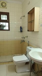 Image of 1600 Sq.ft 3 BHK Apartment / Flat for rent in DDA Sector B Pocket 9, Vasant Kunj, New Delhi for Rs. 80000