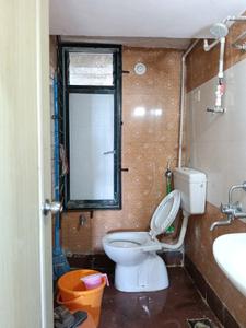 Common Bathroom Image of 1250 Sq.ft 3 BHK Apartment / Flat for rent in Sheth Zuri, Thane West Thane for Rs. 58000
