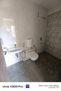 Bathroom Image of 950 Sq.ft 2 BHK Apartment / Flat for rent in Karwa The Royal Tusk, Dadar West Mumbai for Rs. 110000