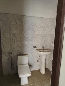 Bathroom Image of 1310 Sq.ft 3 BHK Apartment / Flat for sale in Prateek Grand City, Siddharth Vihar Ghaziabad for Rs. 12650000