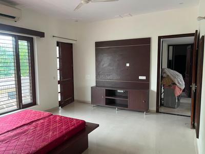 Bedroom Image of 4000 Sq.ft 4 BHK Builder Floor for rent in Sector 17 Faridabad for Rs. 55000