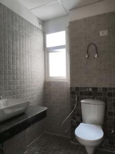 Common Bathroom Image of 1500 Sq.ft 3 BHK Apartment / Flat for sale in Shri Radha Aqua Garden, Noida Extension Greater Noida for Rs. 13300000