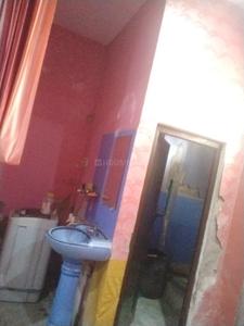 Bathroom Image of 700 Sq.ft 2 BHK Independent House for rent in Mundka New Delhi for Rs. 10000