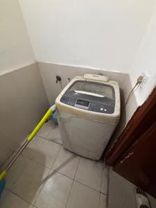 Bathroom Image of 2345 Sq.ft 4 BHK Apartment / Flat for rent in Jaypee Klassic , Sector 129 Noida for Rs. 14000