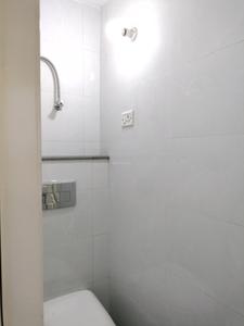 Common Bathroom Two Image of 1600 Sq.ft 3 BHK Apartment / Flat for sale in Highland Apartment, Sector 12 Dwarka New Delhi for Rs. 29500000