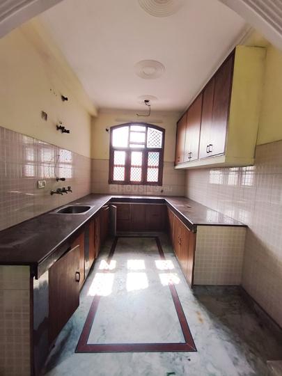 Sector 10A Main Image 1