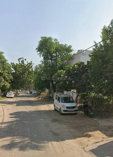 Railway Colony, Charbagh Main Image 1