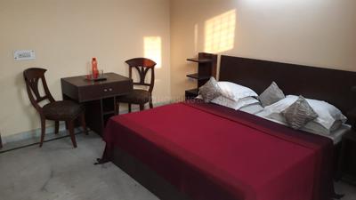 Bedroom Image of 600 Sq.ft 1 RK Apartment / Flat for rent in Sector 52 Noida for Rs. 12000