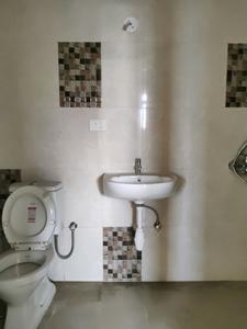 Common Bathroom Image of 1350 Sq.ft 3 BHK Apartment / Flat for sale in Eternia At Kalpataru Parkcity, Thane West Thane for Rs. 25000000