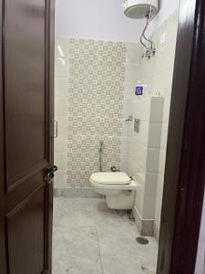 Image of 900 Sq.ft 2 BHK Apartment / Flat for rent in Lajpat Nagar, New Delhi for Rs. 38000