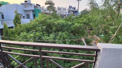 Balcony Image of 450 Sq.ft 1 BHK Independent House for rent in DDA Flat Janakpuri, Janakpuri New Delhi for Rs. 15000