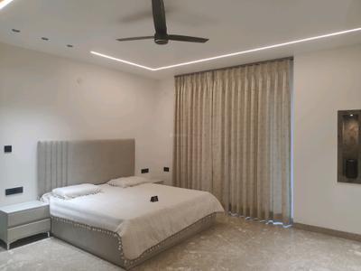 Bedroom Image of 4050 Sq.ft 4 BHK Builder Floor for sale in Green Field Colony Faridabad for Rs. 36000000