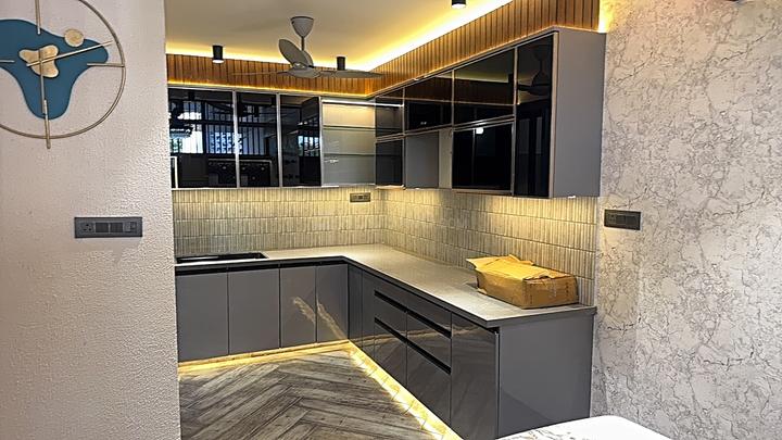 Parul Palm Green Main Image 1