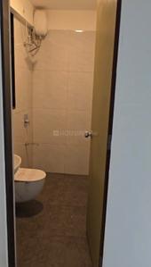 Bathroom Image of 615 Sq.ft 2 BHK Apartment / Flat for sale in Goregaon West Mumbai for Rs. 21000000