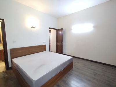 Bedroom Image of 3600 Sq.ft 3.5 BHK Builder Floor for rent in East Of Kailash New Delhi for Rs. 125000