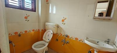Bathroom Image of 250 Sq.ft 1 RK Builder Floor for rent in Kammanahalli Bengaluru for Rs. 5700