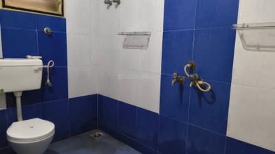 Bathroom Image of 585 Sq.ft 1 BHK Apartment / Flat for rent in Kamarajar Salai Madurai for Rs. 13000