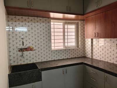 Kitchen Image of 600 Sq.ft 1 BHK Builder Floor for rent in Yemalur Bengaluru for Rs. 28000
