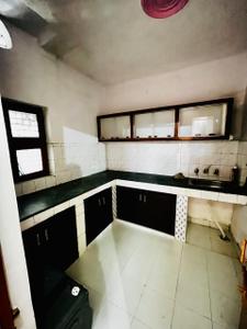 Kitchen Image of 1250 Sq.ft 2 BHK Builder Floor for rent in Gomti Nagar Lucknow for Rs. 21000