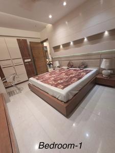 Bedroom Image of 2240 Sq.ft 3 BHK Apartment / Flat for sale in Iscon Platinum, Bopal Ahmedabad for Rs. 22500000