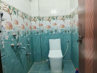 Common Bathroom Image of 795 Sq.ft 1 BHK Apartment / Flat for rent in Kondapur Hyderabad for Rs. 22000
