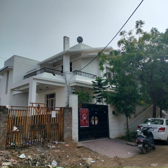 House in nirman nagar Main Image 1