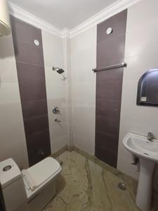 Bathroom Image of 1125 Sq.ft 3 BHK Builder Floor for rent in Vikaspuri Luxury Homes, Vikaspuri New Delhi for Rs. 32000