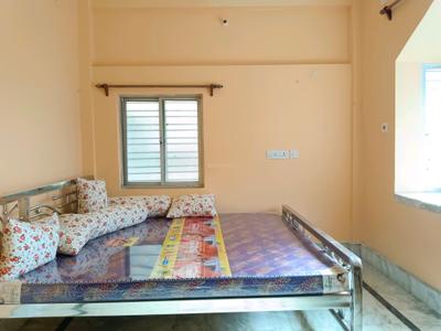 Bedroom Image of 900 Sq.ft 3 BHK Independent House for rent in Panchpota Kolkata for Rs. 12000