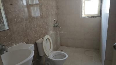 Image of 1785 Sq.ft 3 BHK Apartment / Flat for rent in Kingswood Court, Crossings Republik, Ghaziabad for Rs. 25000