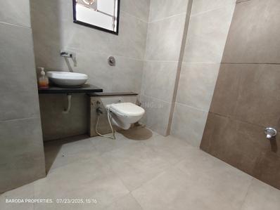 Bathroom Image of 1500 Sq.ft 3 BHK Independent House for rent in Gotri Vadodara for Rs. 21000