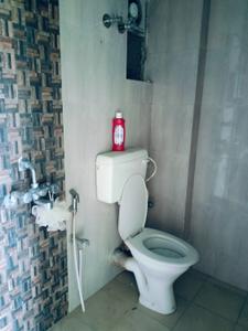 Bathroom Image of 1300 Sq.ft 3 BHK Apartment / Flat for sale in Shreshta Garden, Rajarhat Kolkata for Rs. 7000000