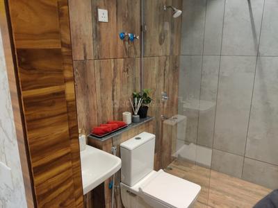 Bathroom Image of 1750 Sq.ft 3 BHK Apartment / Flat for sale in Escon Primera Phase 1, PR7 Airport Road Zirakpur for Rs. 23000000